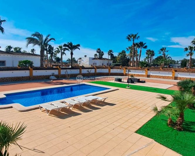 Image No.14-3 Bed Villa for sale