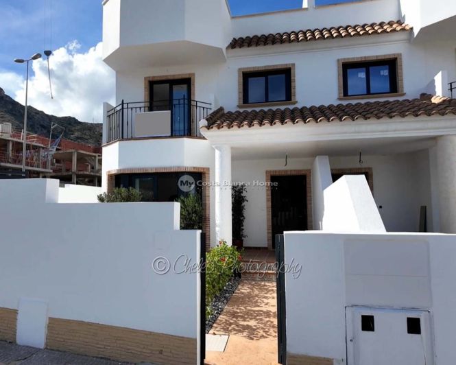 Image No.15-3 Bed Townhouse for sale