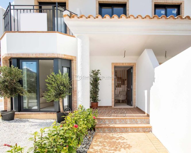 Image No.2-3 Bed Townhouse for sale