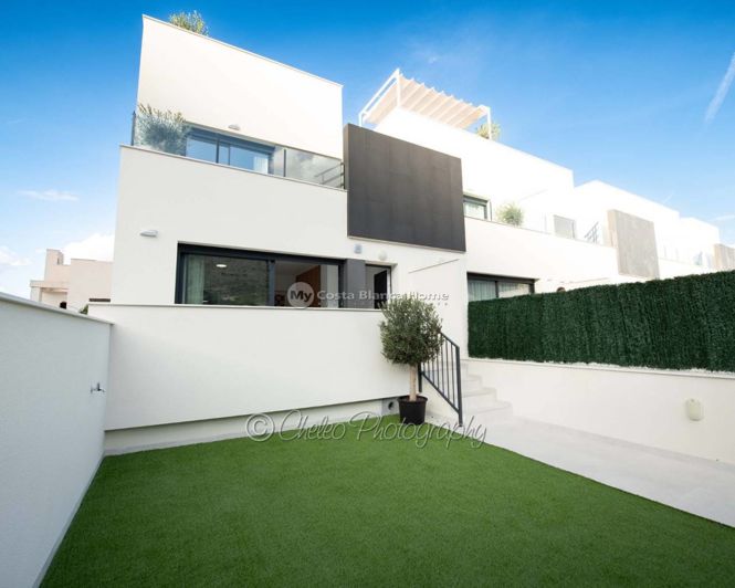 Image No.18-3 Bed Townhouse for sale