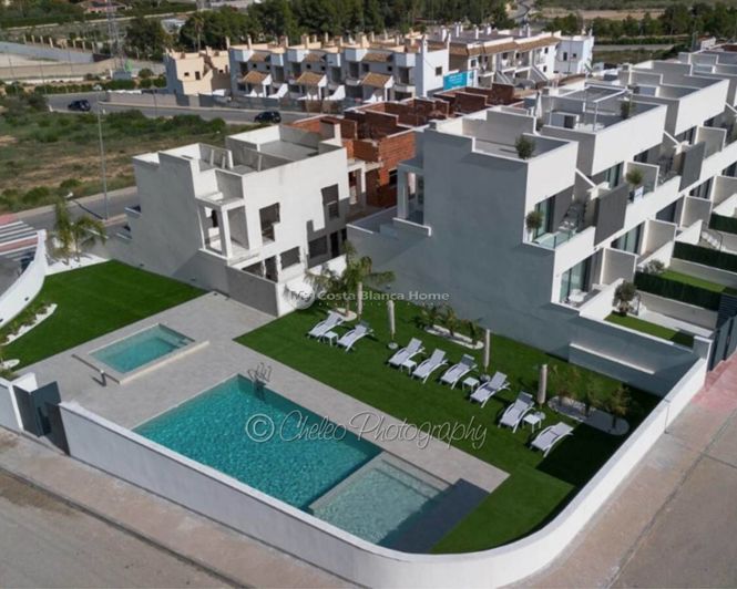 Image No.23-3 Bed Townhouse for sale