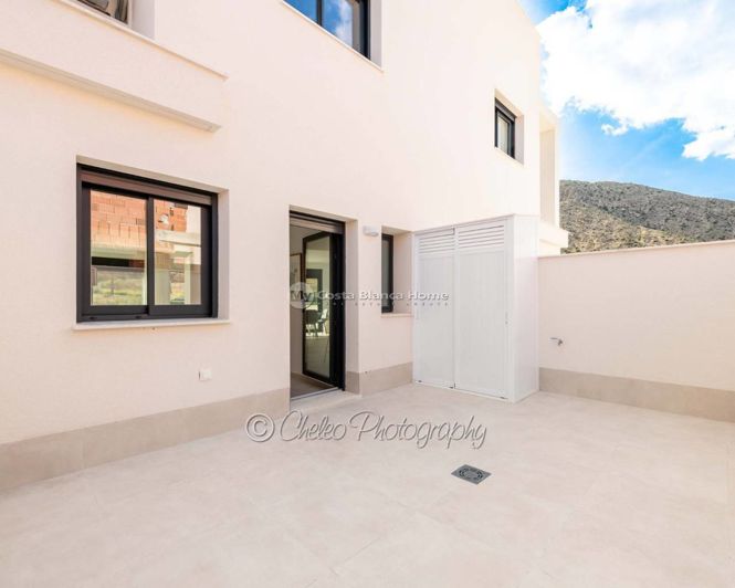 Image No.9-3 Bed Townhouse for sale