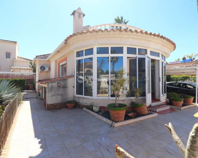 Image No.25-2 Bed Villa for sale