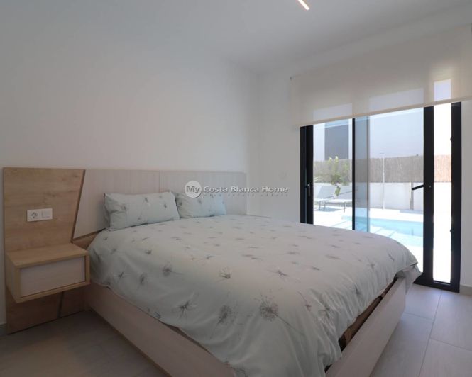 Image No.19-3 Bed Villa for sale