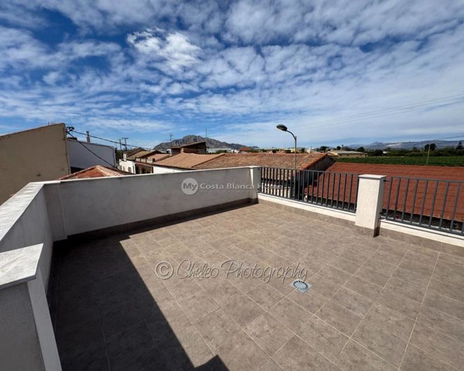 Image No.15-2 Bed Townhouse for sale