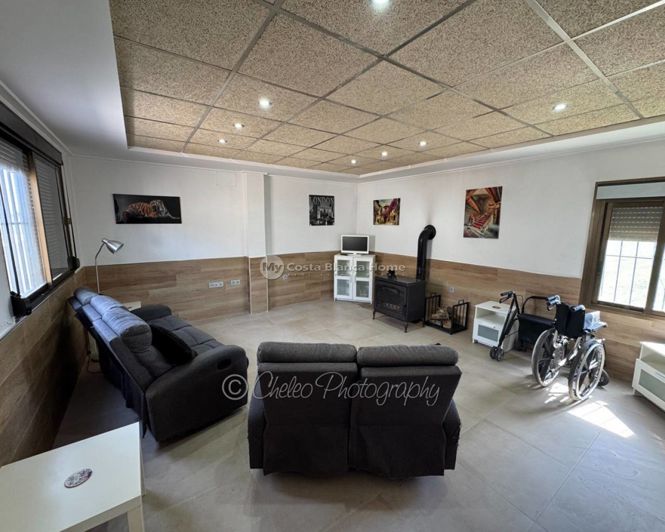 Image No.2-2 Bed Townhouse for sale