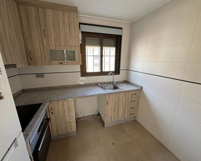 Image No.6-2 Bed Townhouse for sale