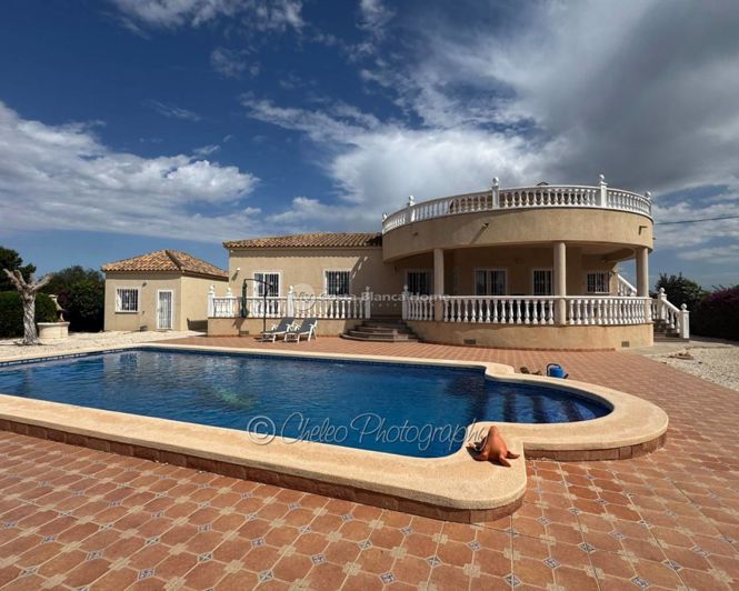 Image No.37-3 Bed Villa for sale