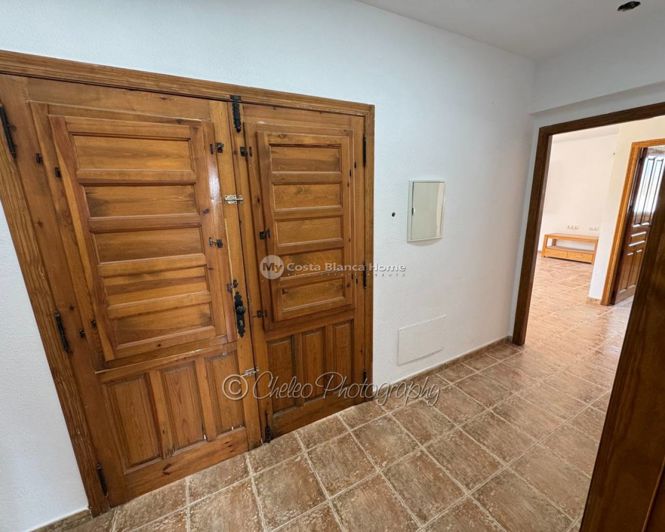 Image No.13-4 Bed Country House for sale