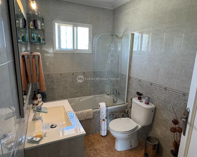 Image No.10-3 Bed Country House for sale