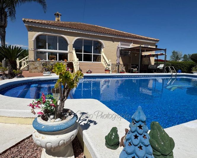 Image No.35-3 Bed Country House for sale