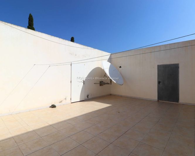 Image No.18-3 Bed Country House for sale