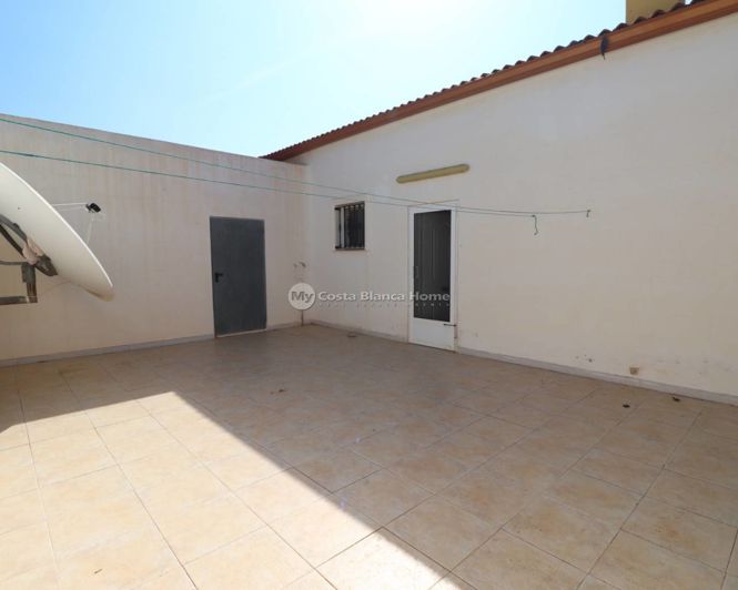 Image No.19-3 Bed Country House for sale