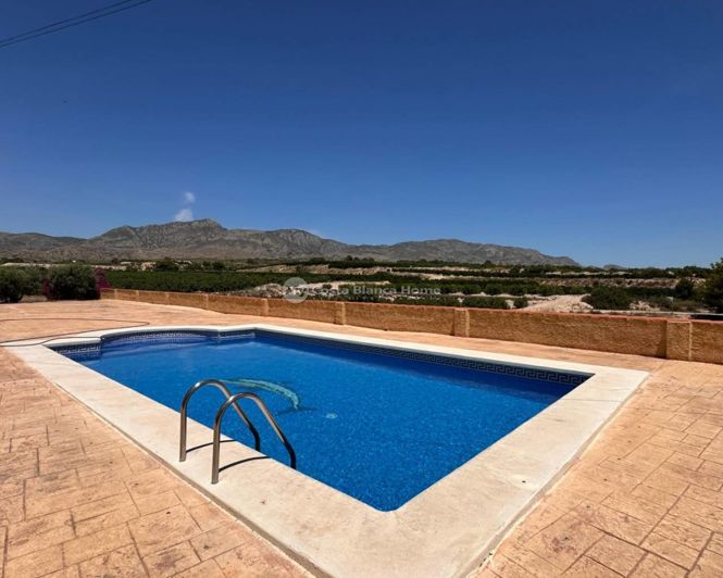 Image No.2-3 Bed Country House for sale