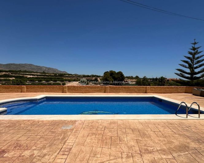 Image No.38-3 Bed Country House for sale