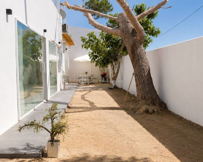 Image No.22-3 Bed Villa for sale