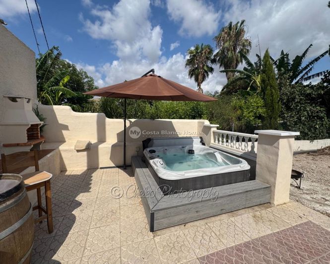Image No.2-2 Bed Country House for sale