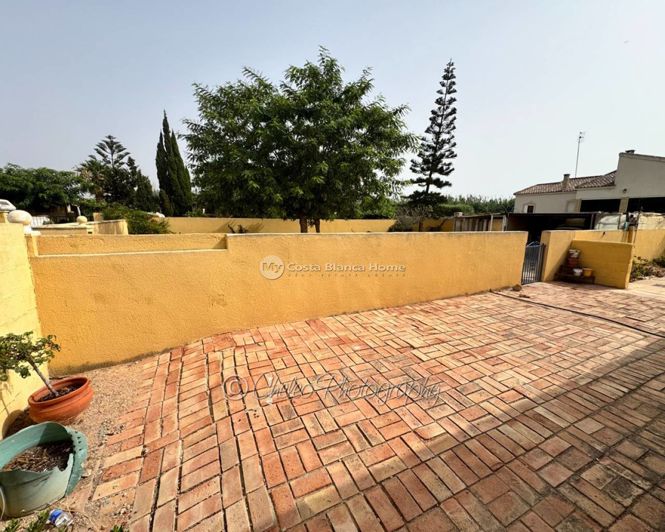 Image No.17-3 Bed Country House for sale