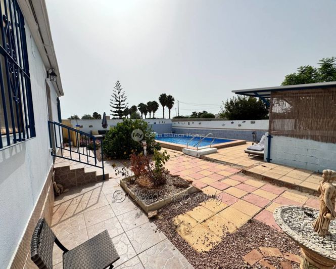 Image No.25-3 Bed Country House for sale