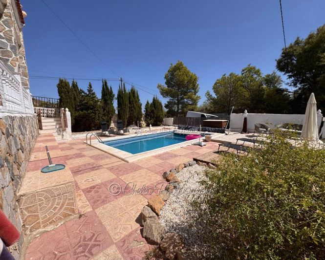 Image No.17-5 Bed Country House for sale