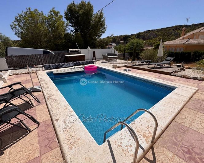 Image No.28-5 Bed Country House for sale