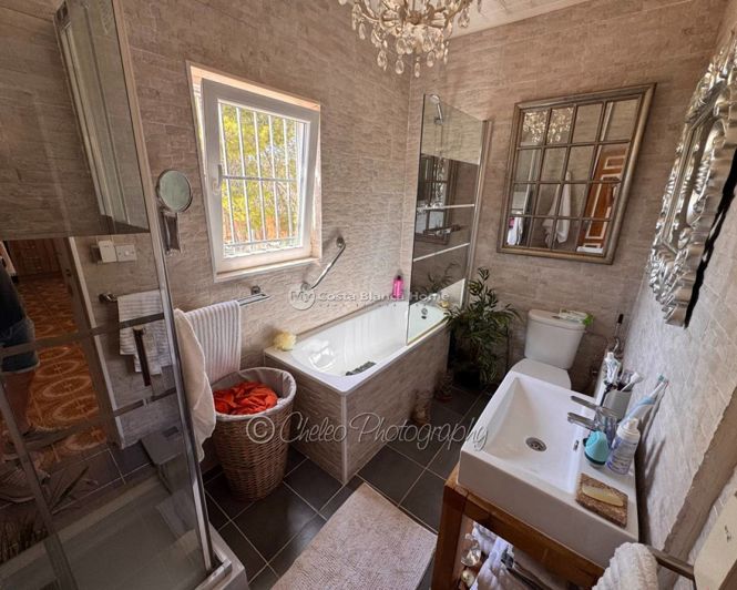 Image No.5-5 Bed Country House for sale