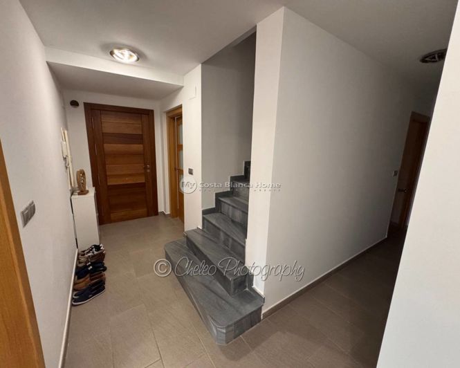 Image No.11-8 Bed Villa for sale