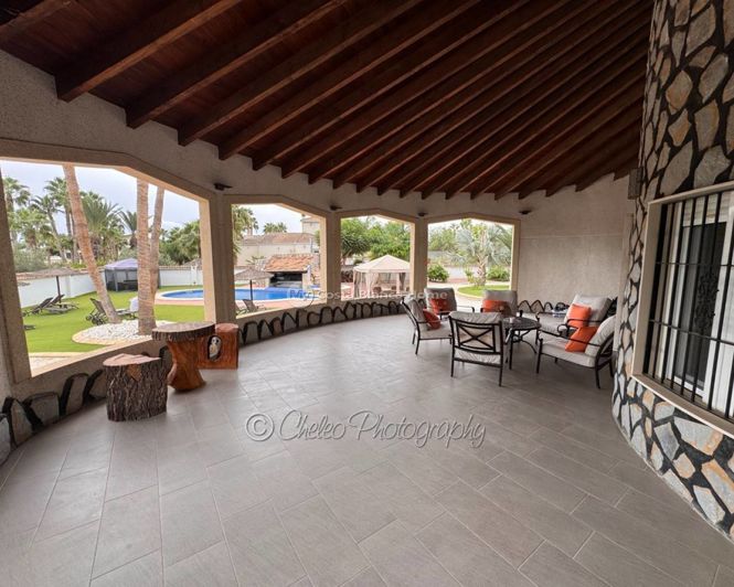 Image No.2-8 Bed Villa for sale