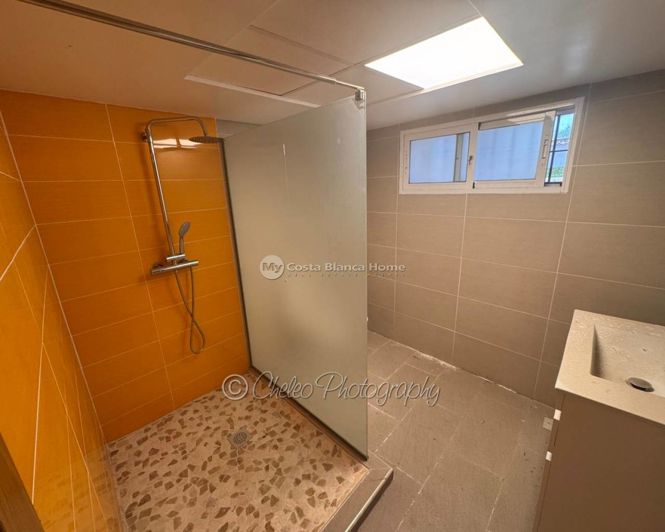 Image No.25-8 Bed Villa for sale