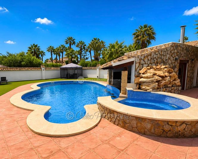 Image No.36-8 Bed Villa for sale