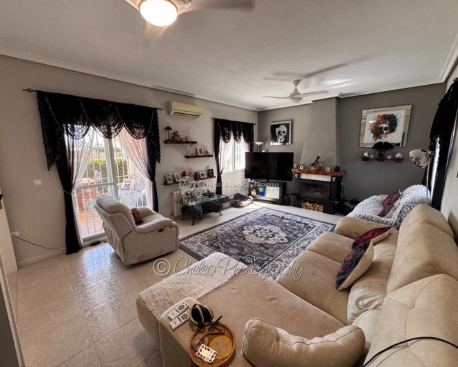 Image No.2-4 Bed Villa for sale