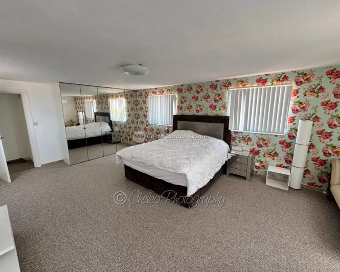 Image No.15-5 Bed Country House for sale