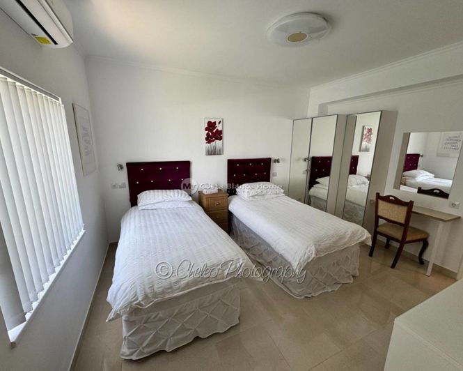 Image No.16-5 Bed Country House for sale