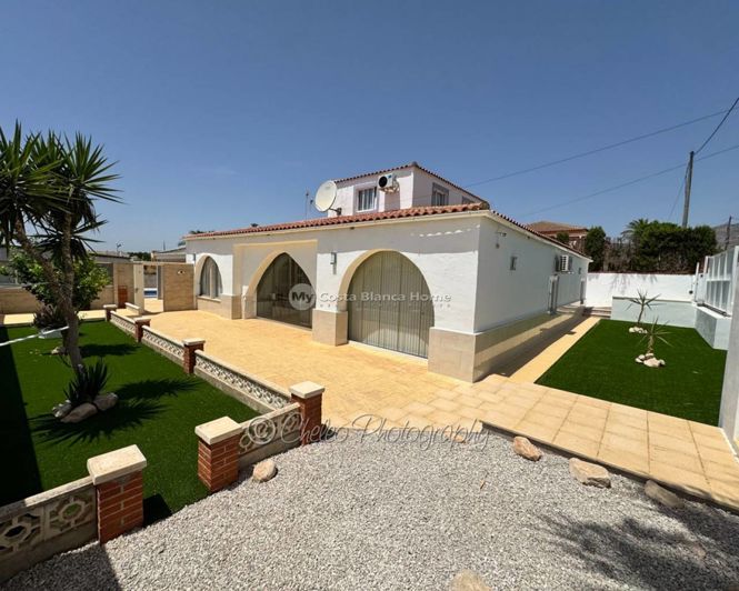 Image No.2-5 Bed Country House for sale