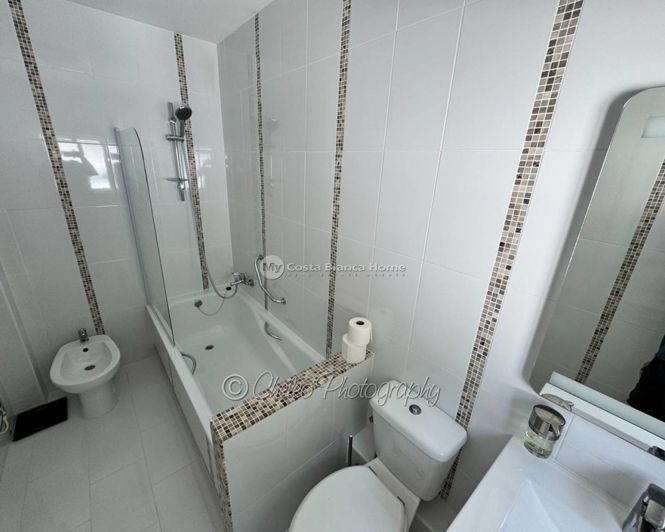 Image No.22-5 Bed Country House for sale