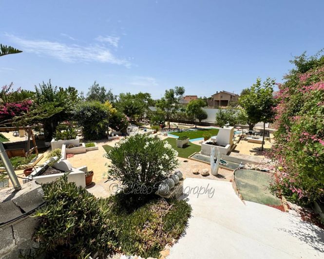 Image No.36-5 Bed Country House for sale