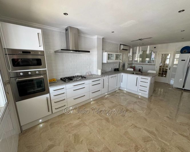 Image No.5-5 Bed Country House for sale