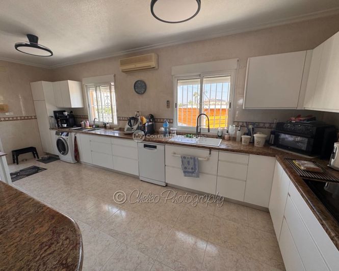 Image No.5-3 Bed Villa for sale