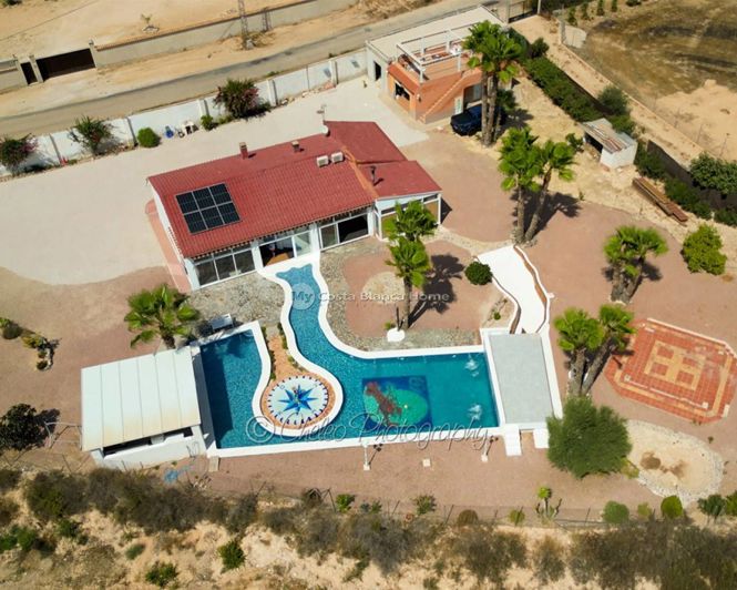 Image No.2-4 Bed Country House for sale