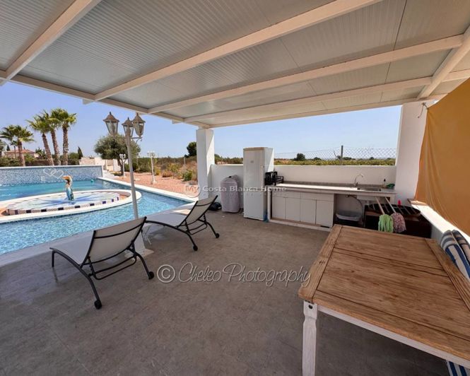 Image No.23-4 Bed Country House for sale
