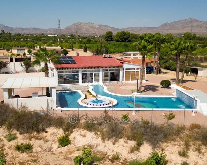 Image No.26-4 Bed Country House for sale