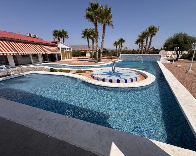 Image No.27-4 Bed Country House for sale
