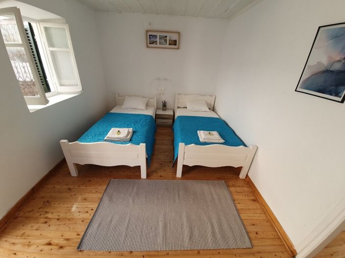 Image No.22-2 Bed Maisonette for sale