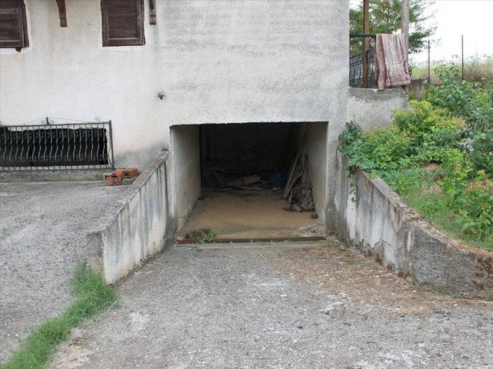 Image No.10-9 Bed Property for sale