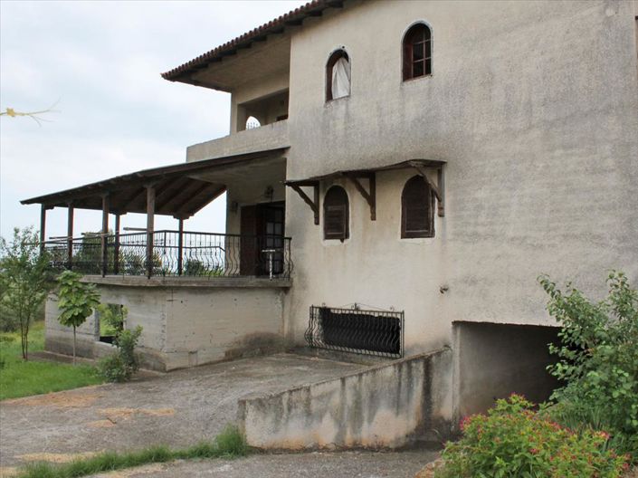 Image No.11-9 Bed Property for sale