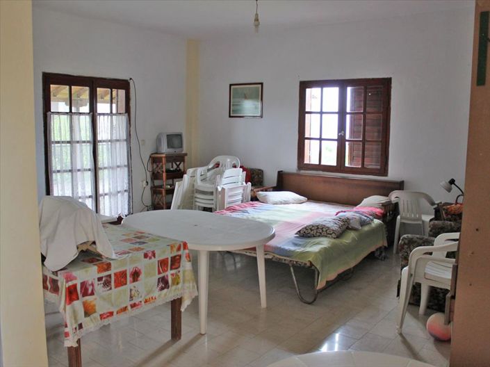 Image No.5-9 Bed Property for sale