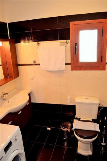 Image No.17-4 Bed Property for sale