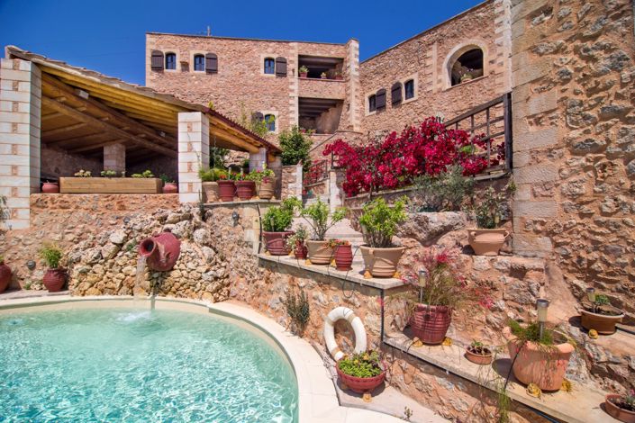 Image No.2-Un hôtel à vendre à Macheri