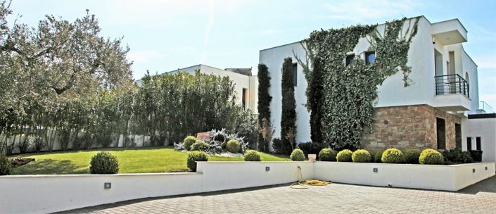 Image No.10-Villa for sale