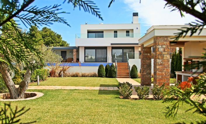 Image No.2-Villa for sale